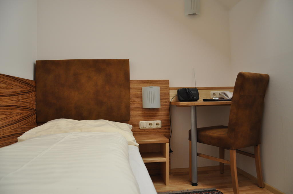 Hotel Almtalerhof تارون الغرفة الصورة